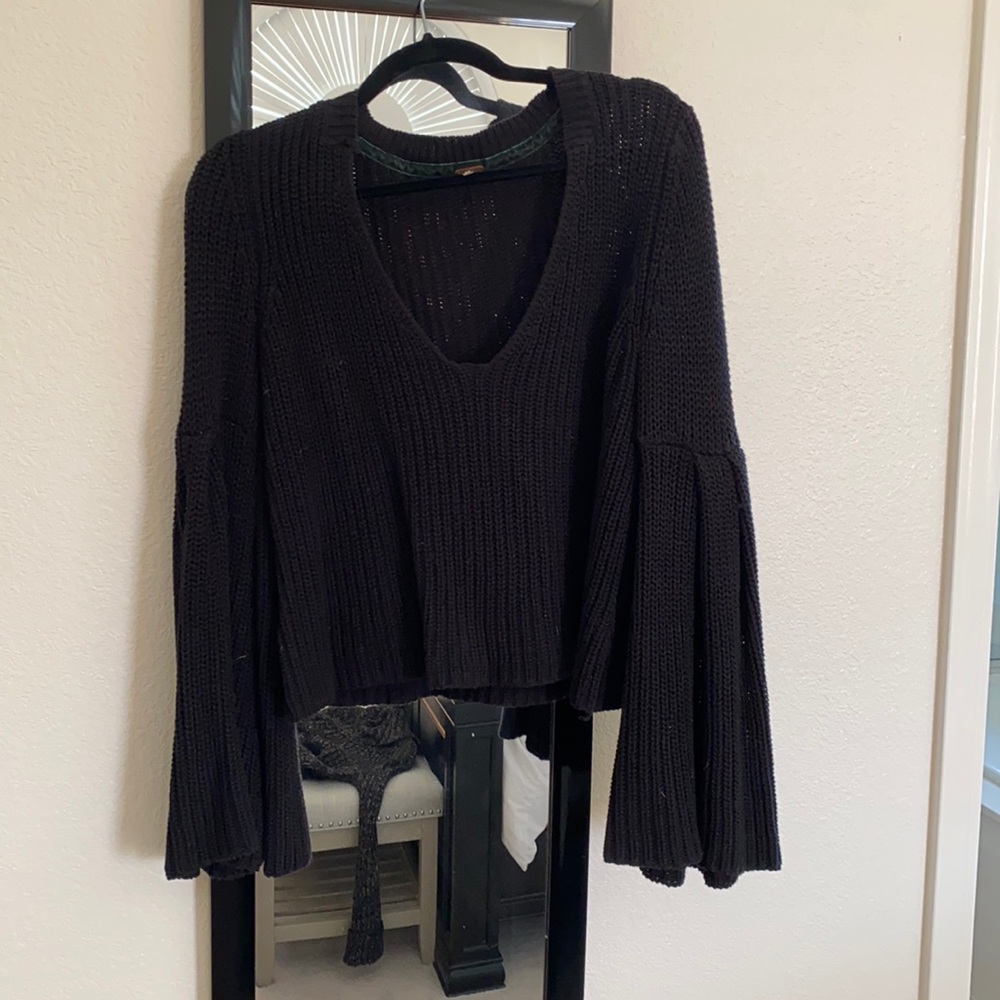 Free People - Bell Sleeved v-neck sweater